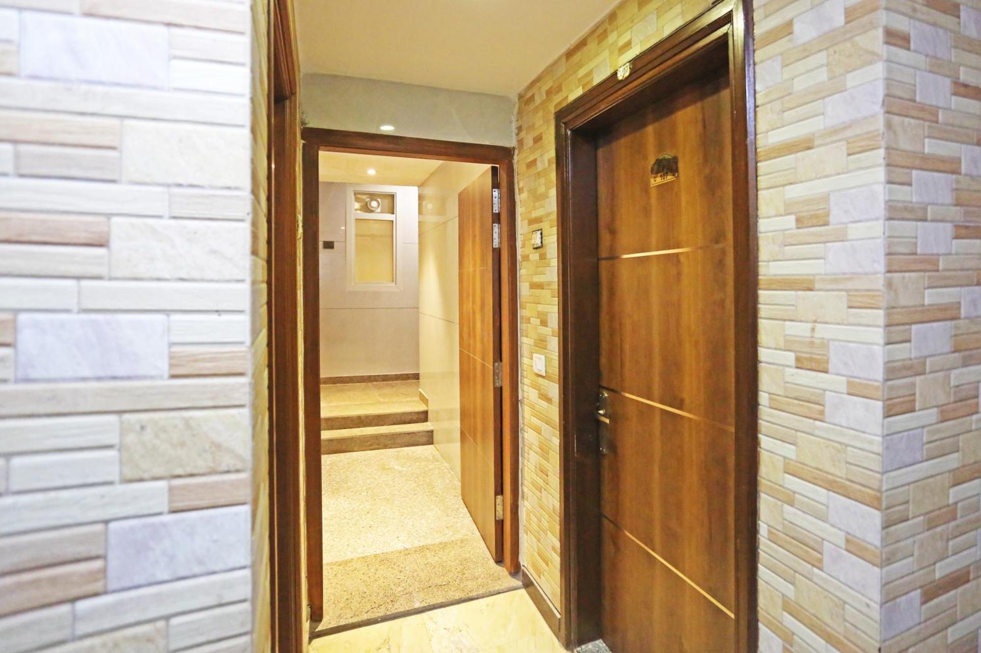 Hotel Preet Palace -5 Mints Walk From Nizamuddin Railway Station New Delhi Ngoại thất bức ảnh